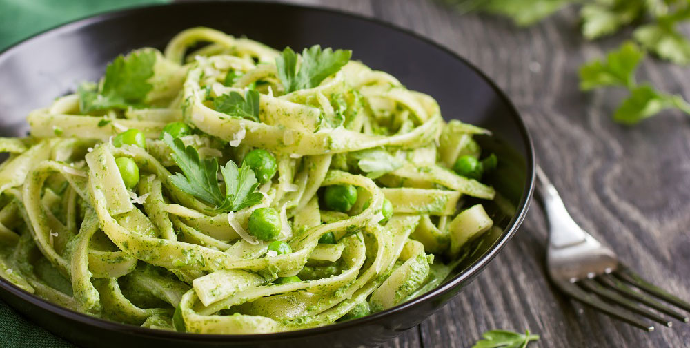 VERDE – Tagliatelle piselli e pesto di spinaci